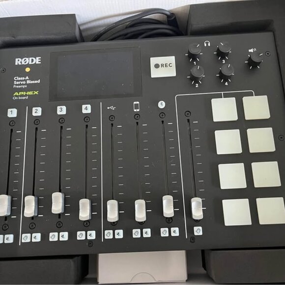 RODE Caster Pro (Podcast Production Console) - Picture 3 of 3